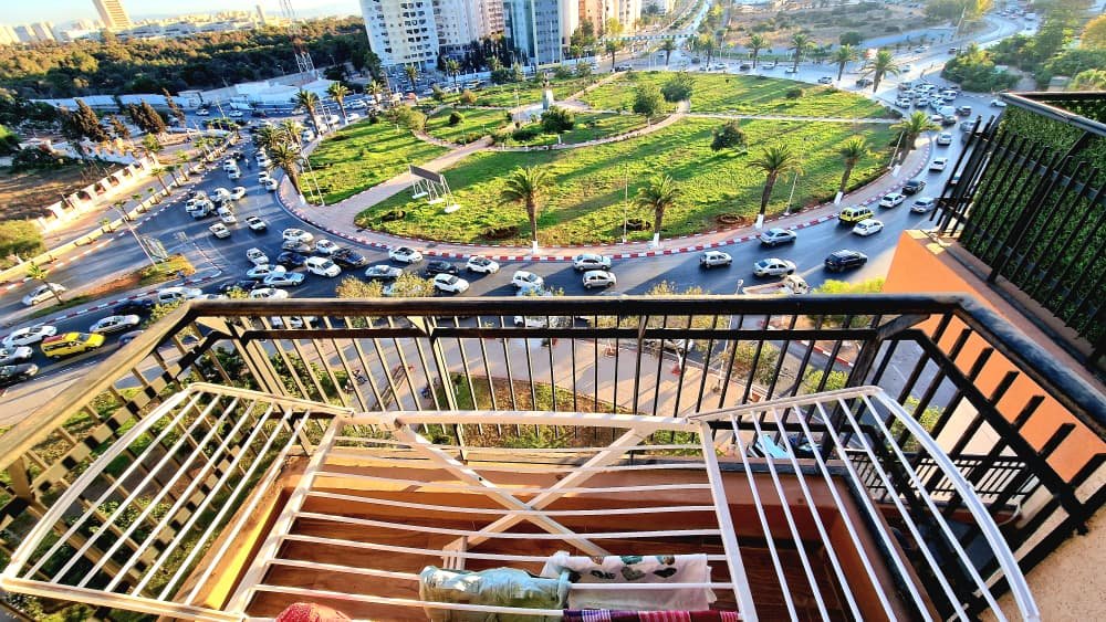 Appartement T3 à louer à Rond Point Pépinière, Oran Sans vis-à-vis