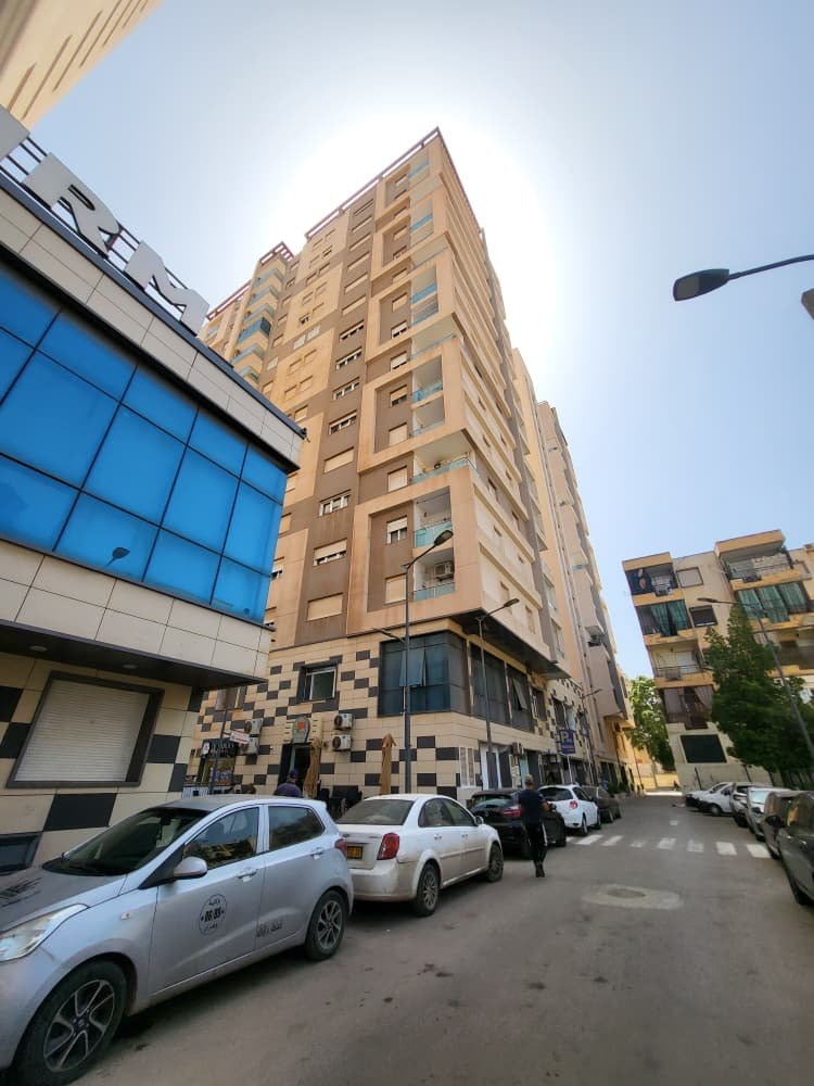 Appartement F4 à Oran, sans vis à vis