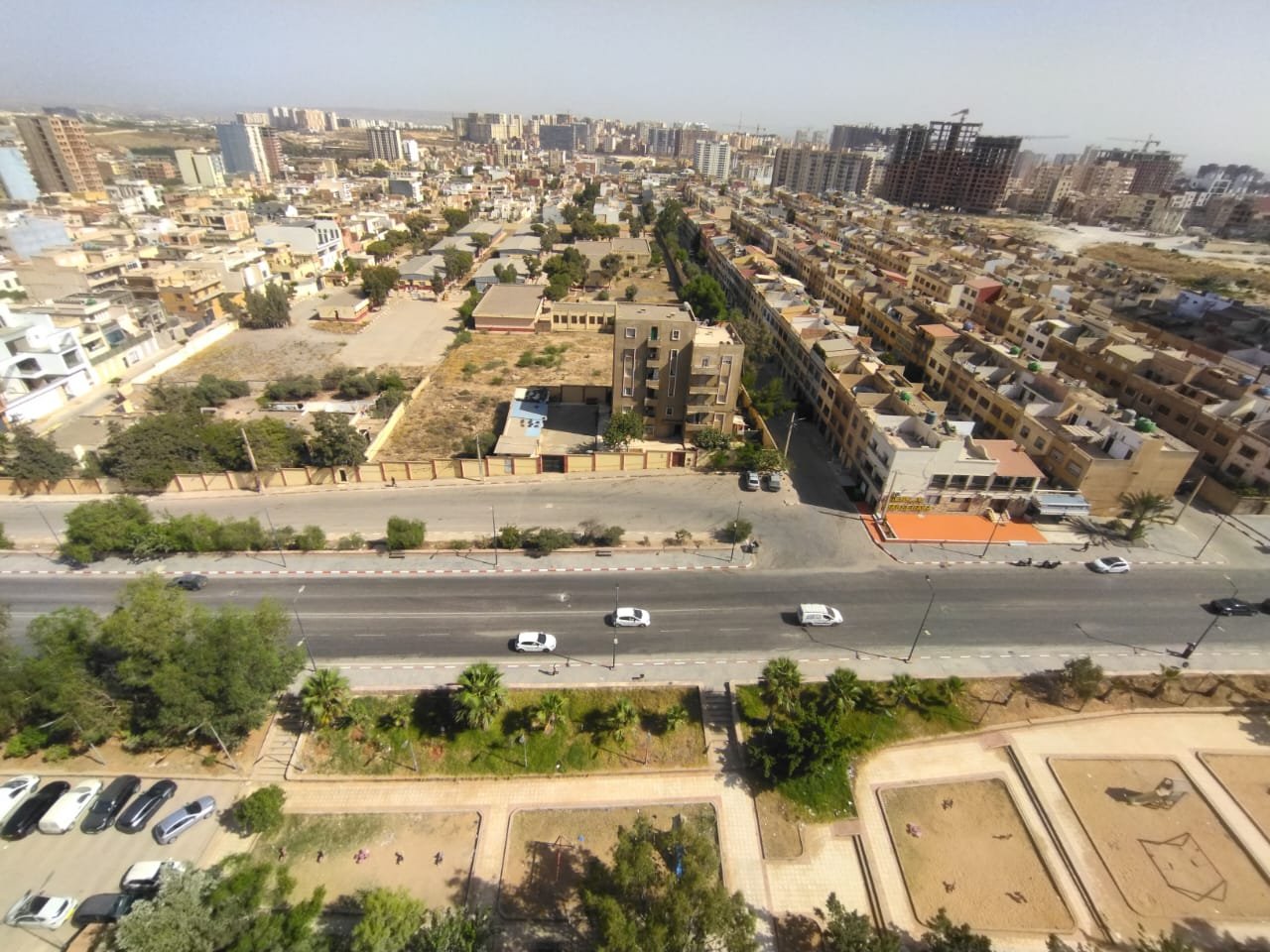 Appartement F4 à Millénium, Oran Sans vis-à-vis