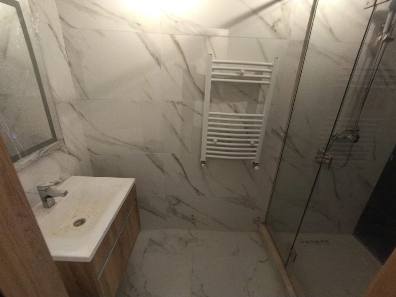 Appartement F4 à Millénium, Oran Sans vis-à-vis