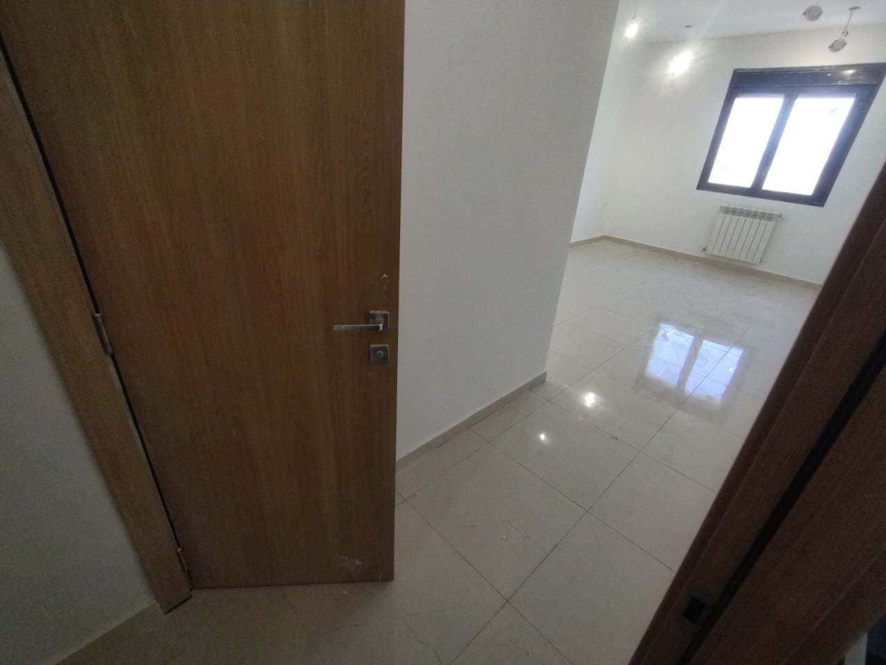Appartement F4 à Millénium, Oran Sans vis-à-vis