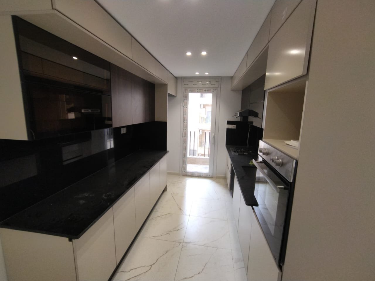 Appartement T5 à vendre à Bouchikhi, Oran Sans vis-à-vis