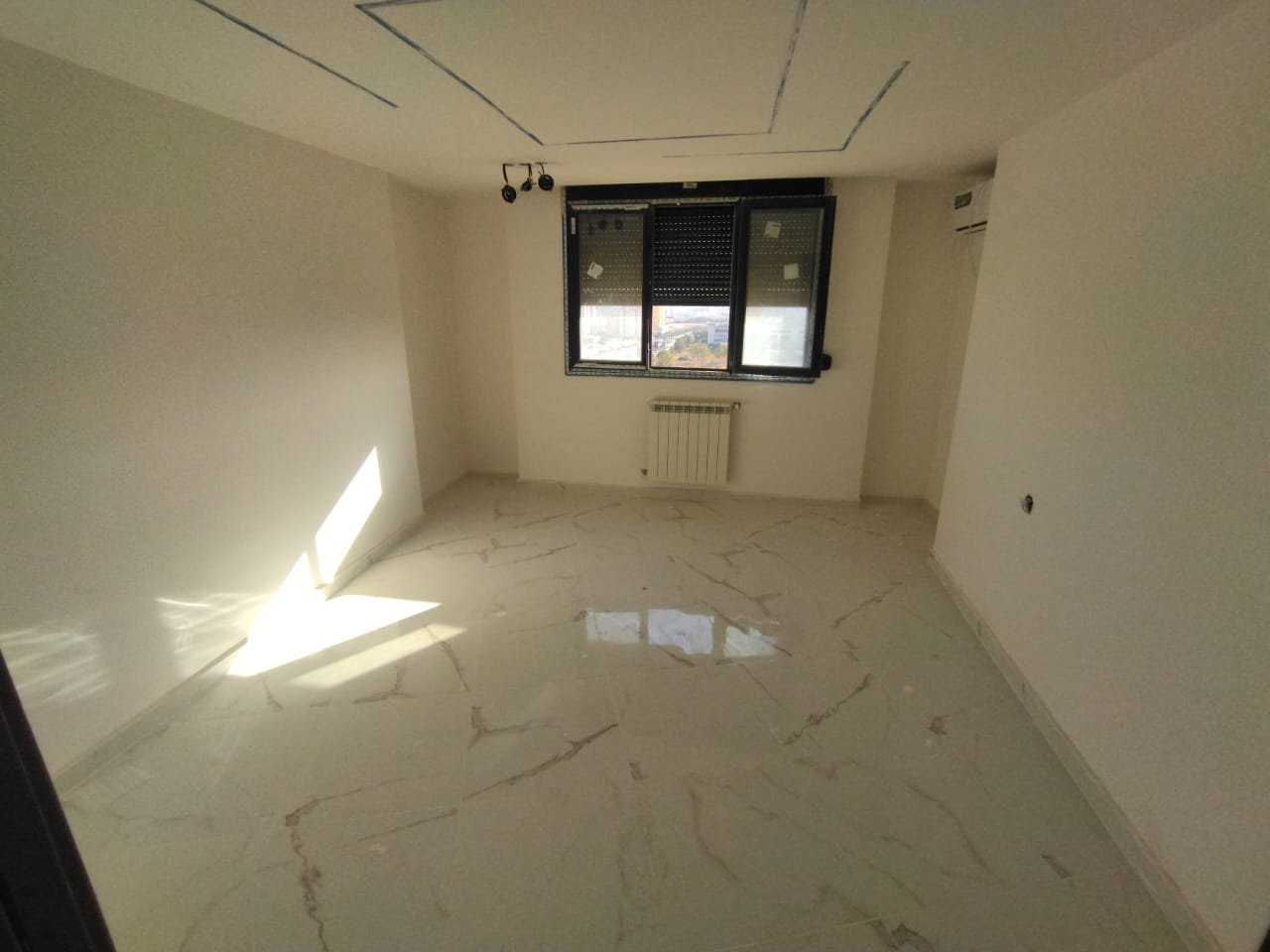 Appartement F4 à vendre à Quartier Des Cliniques, Oran Sans vis-à-vis