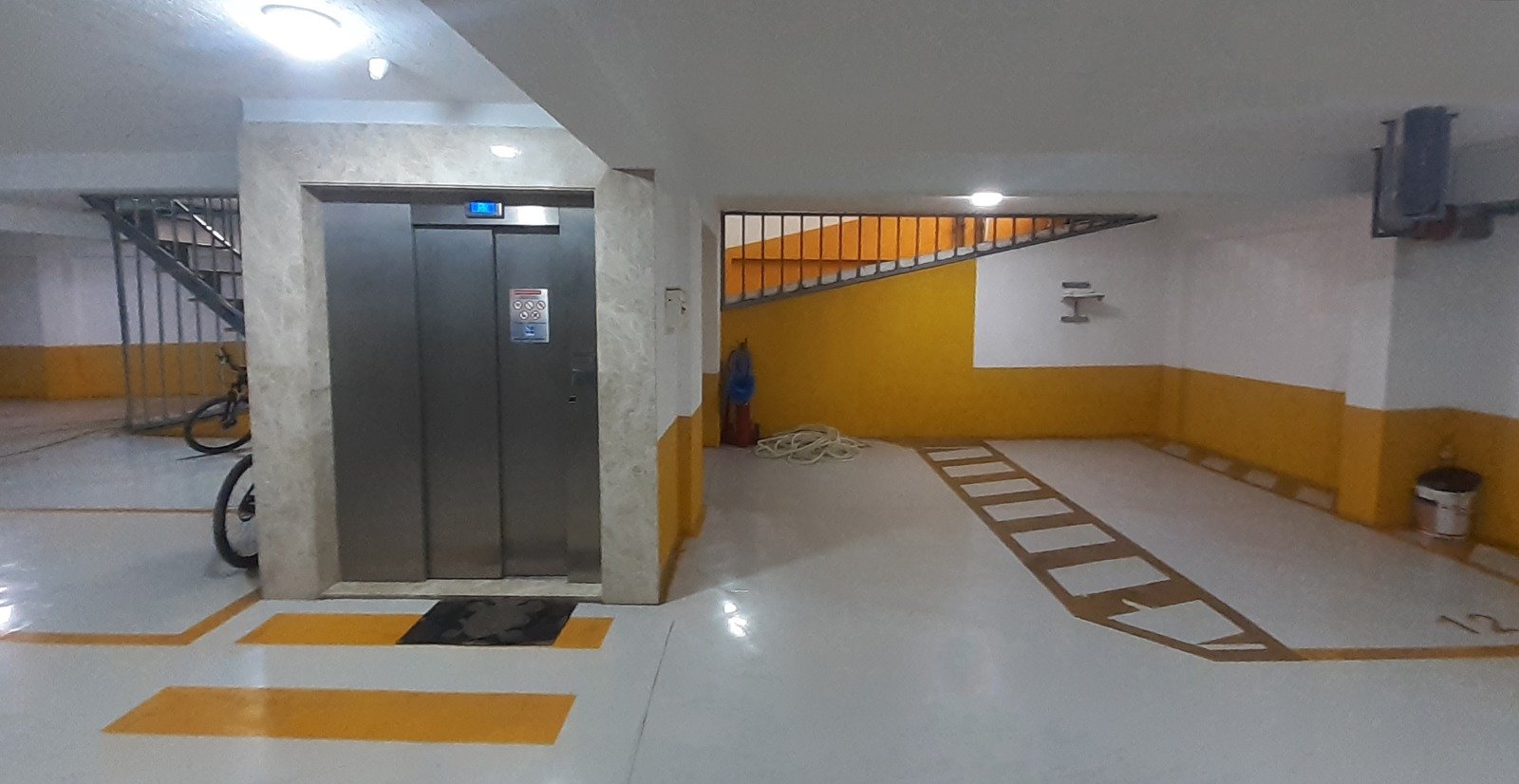 Appartement F4 à vendre à Maraval, Oran Sans vis-à-vis