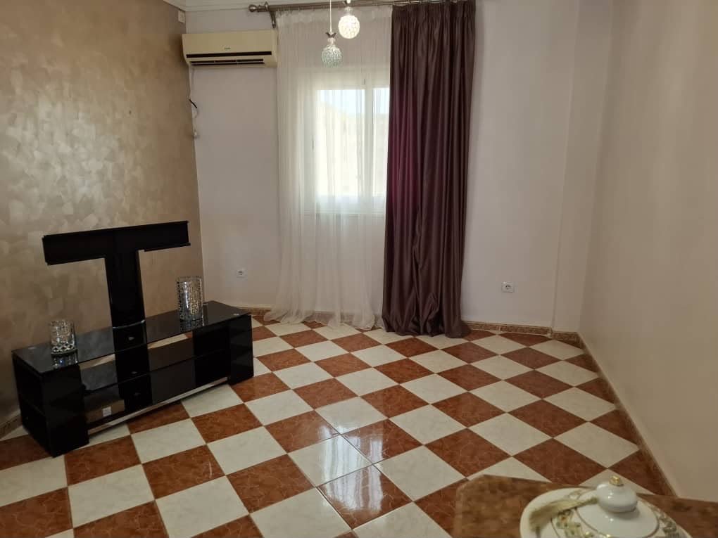 Appartement T4 à louer à Akid, Oran Sans vis-à-vis