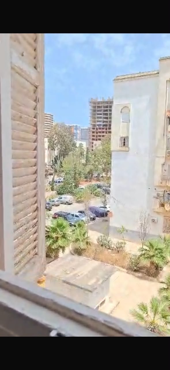 Appartement T4 à louer à Akid, Oran Sans vis-à-vis