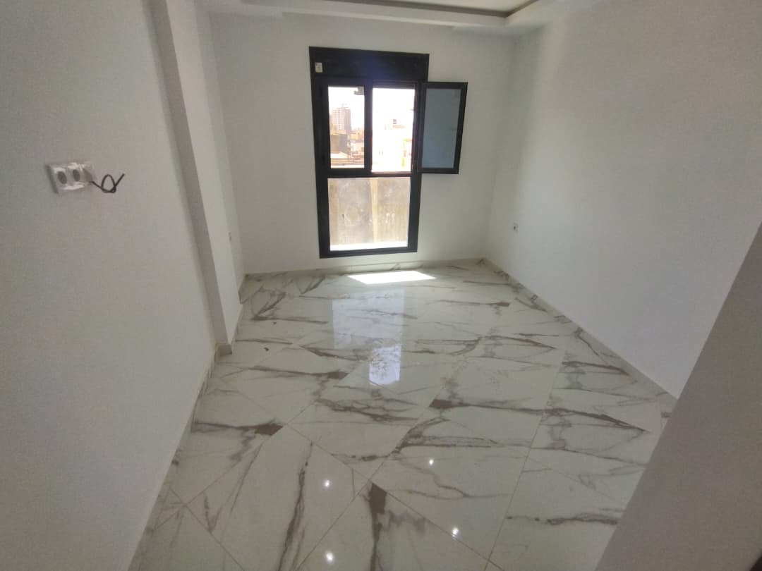 Appartement F3 à vendre à Belgaid, Oran