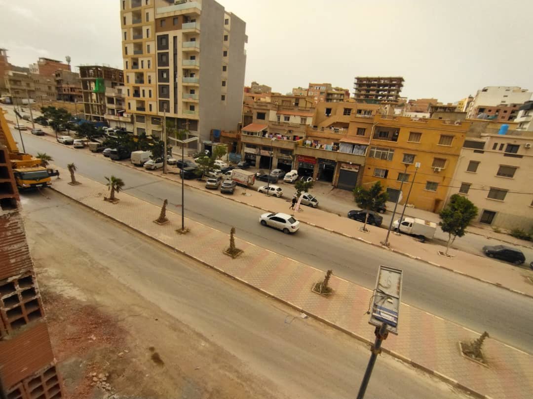 Appartement F3 à vendre à Belgaid, Oran