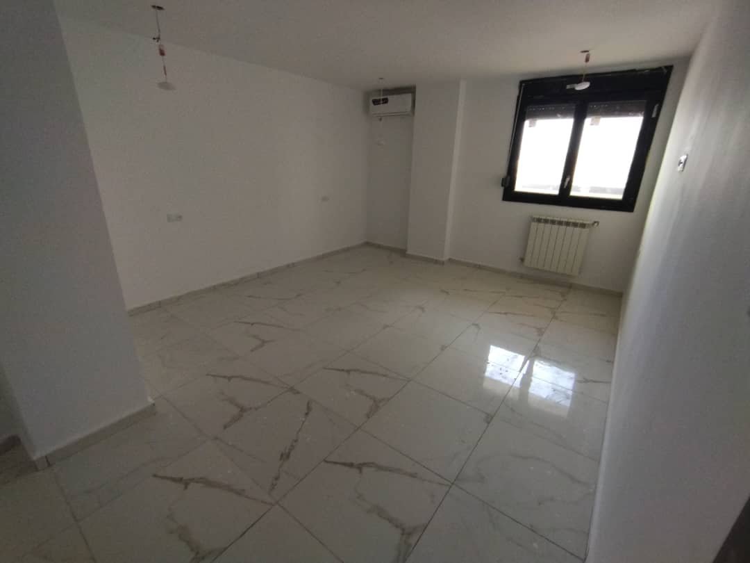 Appartement F4 à vendre à Blvd des cliniques, Oran