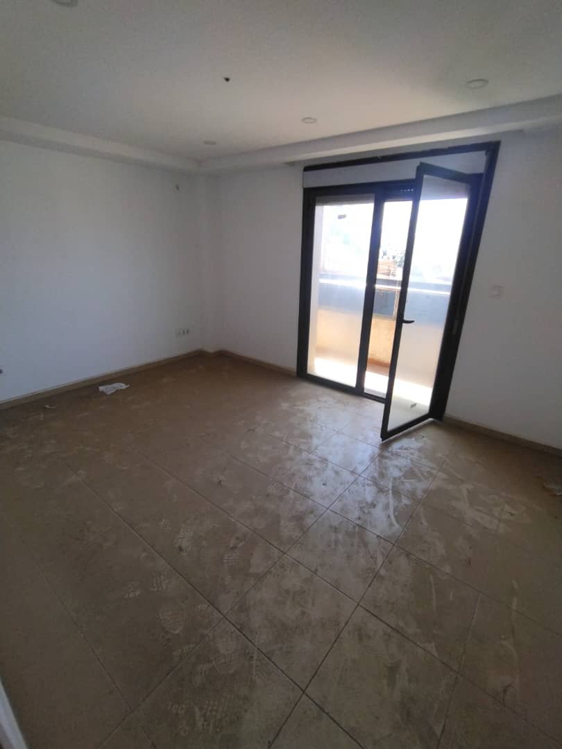 Appartement F4 à vendre à Gambetta, Oran